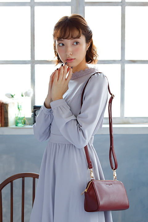 『血界戦線 & BEYOND』コラボレーション ポーチ クラウス・V・ラインヘルツ モデル 6,500円（税別）着用イメージ(C)2017 内藤泰弘／集英社・血界戦線 & BEYOND製作委員会