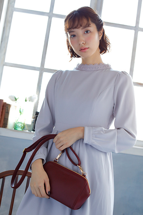 『血界戦線 & BEYOND』コラボレーション ポーチ クラウス・V・ラインヘルツ モデル 6,500円（税別）着用イメージ(C)2017 内藤泰弘／集英社・血界戦線 & BEYOND製作委員会