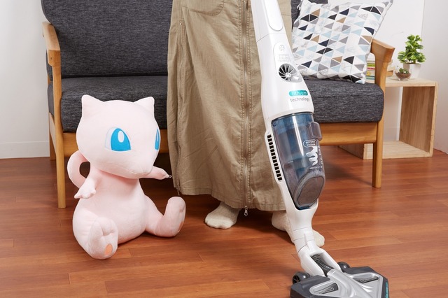 「ポケットモンスター PCクッション ミュウ」5,616円（税込／送料・手数料別途）(C)Nintendo・Creatures・GAME FREAK・TV Tokyo・ShoPro・JR Kikaku(C)Pokemon