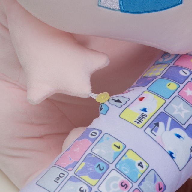 「アームレスト」5,616円（税込／送料・手数料別途）(C)Nintendo・Creatures・GAME FREAK・TV Tokyo・ShoPro・JR Kikaku(C)Pokemon