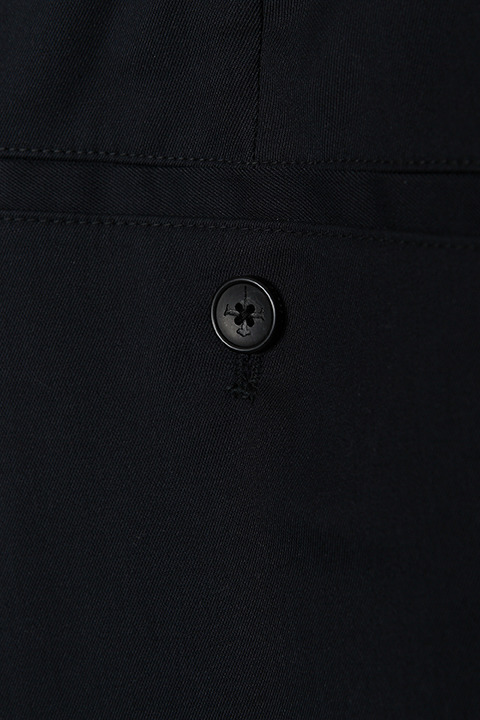 「『カウボーイビバップ』コラボレーション スパイク・スピーゲル モデル メンズスーツ」40,000円（税抜）(C)サンライズ