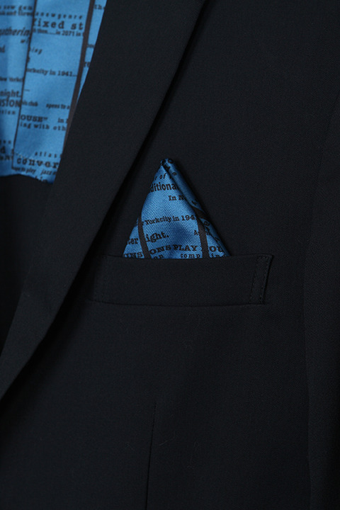 「『カウボーイビバップ』コラボレーション スパイク・スピーゲル モデル メンズスーツ」40,000円（税抜）(C)サンライズ