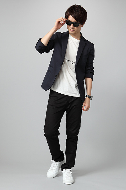 「『カウボーイビバップ』コラボレーション スパイク・スピーゲル モデル メンズスーツ」40,000円（税抜）(C)サンライズ