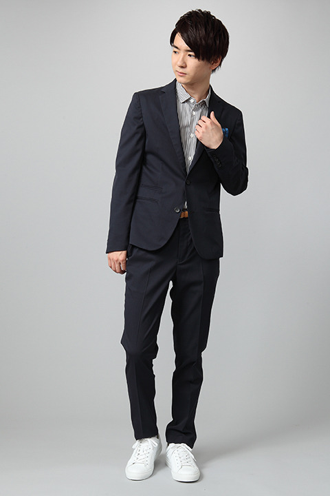 「『カウボーイビバップ』コラボレーション スパイク・スピーゲル モデル メンズスーツ」40,000円（税抜）(C)サンライズ