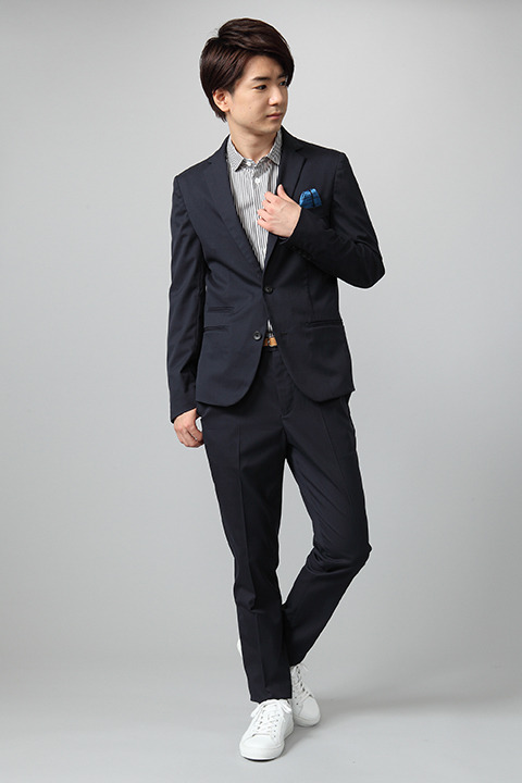 「『カウボーイビバップ』コラボレーション スパイク・スピーゲル モデル メンズスーツ」40,000円（税抜）(C)サンライズ