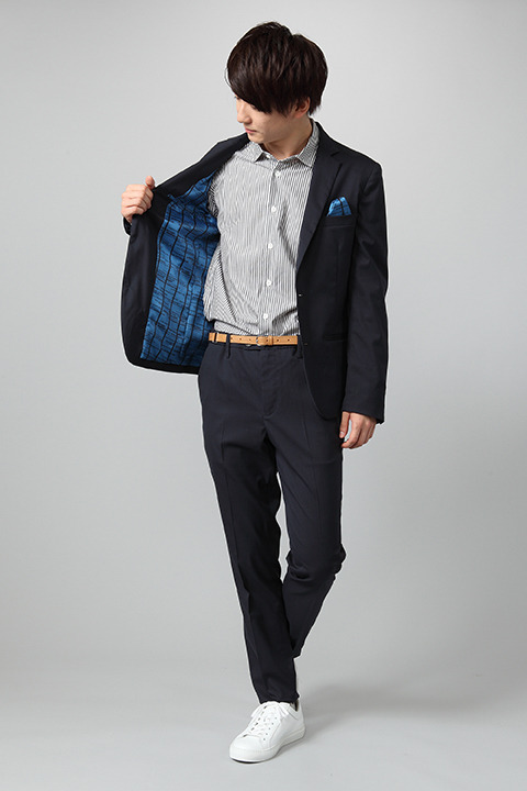 「『カウボーイビバップ』コラボレーション スパイク・スピーゲル モデル メンズスーツ」40,000円（税抜）(C)サンライズ