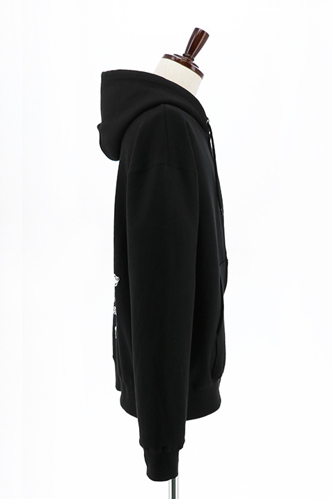 「ケンカするほど仲がいいパーカー」6,200円（税抜）(C)King Record.Co.,Ltd.