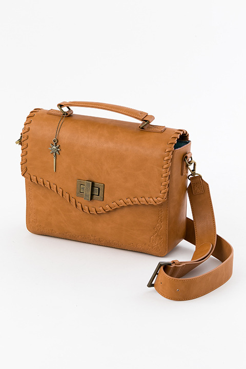 「『魔法陣グルグル』コラボレーション バッグ」12,800円(税抜)(C)衛藤ヒロユキ／SQUARE