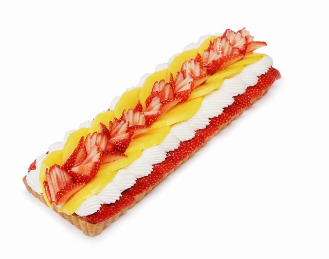 「箱根学園のケーキ～青春爽快！ベリーのケーキ～」ドリンク付1200円（税抜）(C)渡辺航（週刊少年チャンピオン）／弱虫ペダル03製作委員会