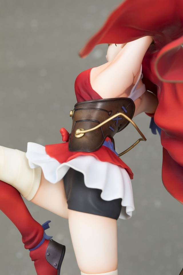 「甲鉄城のカバネリ サンタ無名 美樹本晴彦描き下ろしVer. 1/7フィギュア」27,400円（税別）(C)カバネリ製作委員会