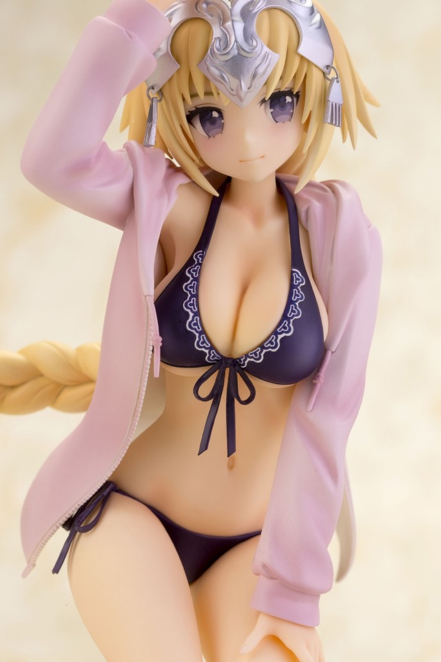 「ジャンヌ・ダルク 水着Ver.」12,800円（税抜）（C）TYPE-MOON （C）2016 Marvelous Inc.