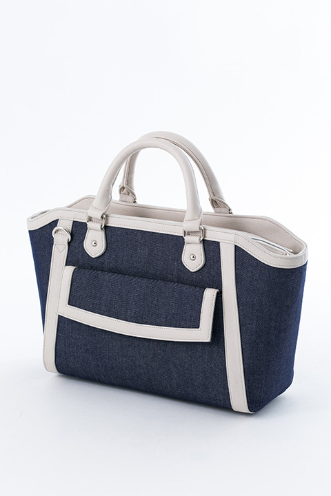 『血界戦線 & BEYOND』コラボレーション バッグ 12,800円（税別）レオナルド・ウォッチモデル(C)2017 内藤泰弘／集英社・血界戦線 & BEYOND製作委員会