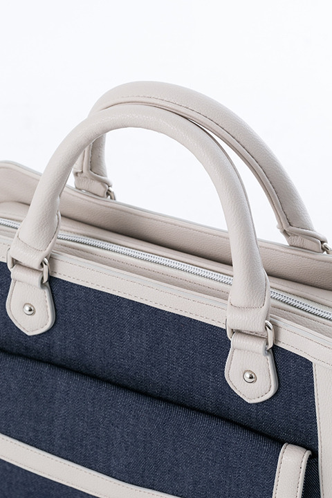 『血界戦線 & BEYOND』コラボレーション バッグ 12,800円（税別）レオナルド・ウォッチモデル(C)2017 内藤泰弘／集英社・血界戦線 & BEYOND製作委員会