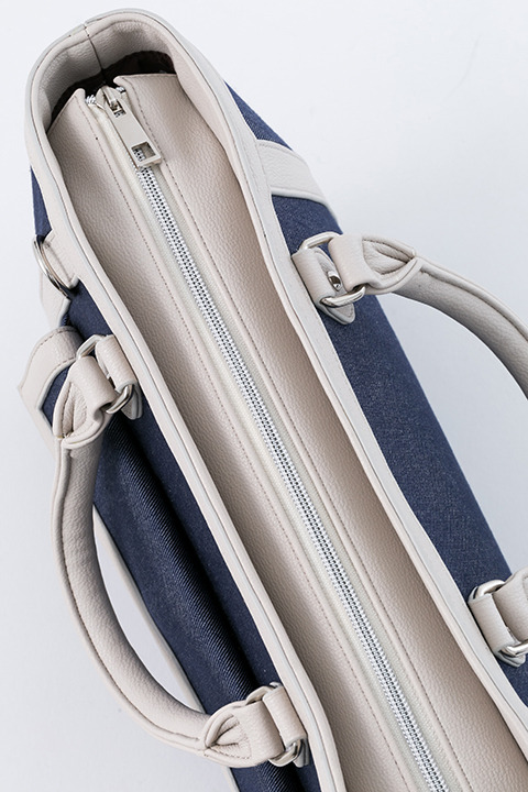 『血界戦線 & BEYOND』コラボレーション バッグ 12,800円（税別）レオナルド・ウォッチモデル(C)2017 内藤泰弘／集英社・血界戦線 & BEYOND製作委員会