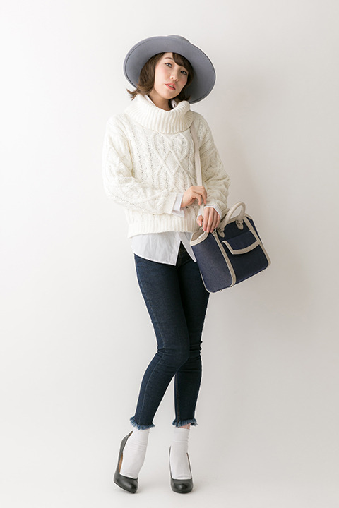 『血界戦線 & BEYOND』コラボレーション バッグ 12,800円（税別）レオナルド・ウォッチモデル(C)2017 内藤泰弘／集英社・血界戦線 & BEYOND製作委員会