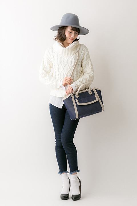 『血界戦線 & BEYOND』コラボレーション バッグ 12,800円（税別）レオナルド・ウォッチモデル(C)2017 内藤泰弘／集英社・血界戦線 & BEYOND製作委員会