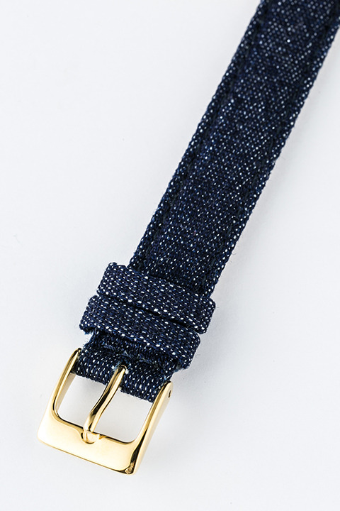 『血界戦線 & BEYOND』コラボレーション 腕時計 12,800円（税別）レオナルド・ウォッチモデル(C)2017 内藤泰弘／集英社・血界戦線 & BEYOND製作委員会