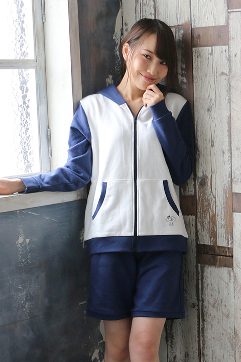 『血界戦線 & BEYOND』コラボレーション ルームウェア 10,800円（税別）レオナルド・ウォッチモデル(C)2017 内藤泰弘／集英社・血界戦線 & BEYOND製作委員会