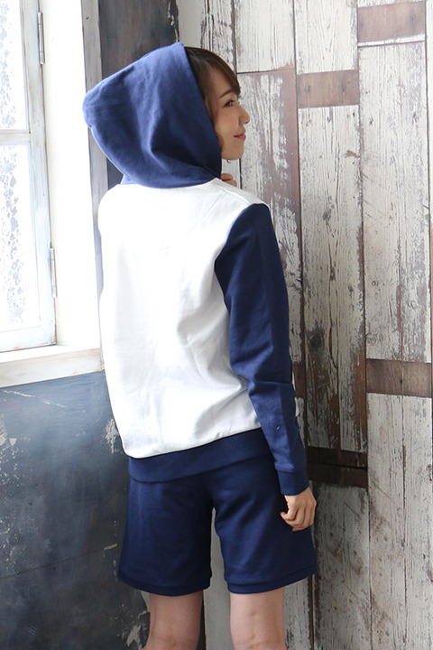 『血界戦線 & BEYOND』コラボレーション ルームウェア 10,800円（税別）レオナルド・ウォッチモデル(C)2017 内藤泰弘／集英社・血界戦線 & BEYOND製作委員会