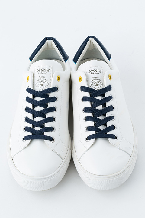 『血界戦線 & BEYOND』コラボレーション スニーカー 10,800円（税別）レオナルド・ウォッチモデル(C)2017 内藤泰弘／集英社・血界戦線 & BEYOND製作委員会