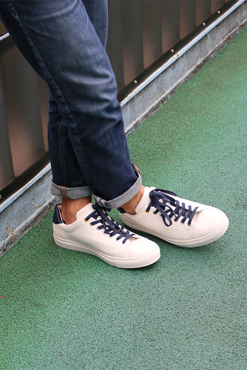 『血界戦線 & BEYOND』コラボレーション スニーカー 10,800円（税別）レオナルド・ウォッチモデル(C)2017 内藤泰弘／集英社・血界戦線 & BEYOND製作委員会