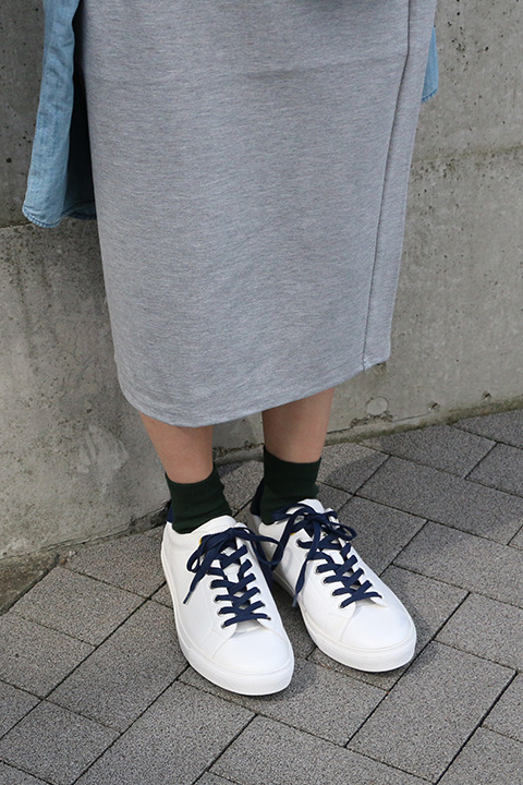 『血界戦線 & BEYOND』コラボレーション スニーカー 10,800円（税別）レオナルド・ウォッチモデル(C)2017 内藤泰弘／集英社・血界戦線 & BEYOND製作委員会