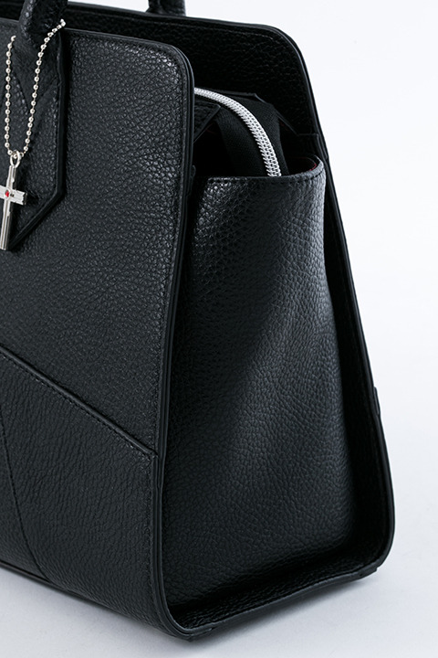 『血界戦線 & BEYOND』コラボレーション バッグ 12,800円（税別）クラウス・V・ラインヘルツモデル(C)2017 内藤泰弘／集英社・血界戦線 & BEYOND製作委員会