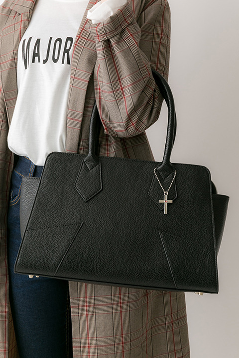 『血界戦線 & BEYOND』コラボレーション バッグ 12,800円（税別）クラウス・V・ラインヘルツモデル(C)2017 内藤泰弘／集英社・血界戦線 & BEYOND製作委員会