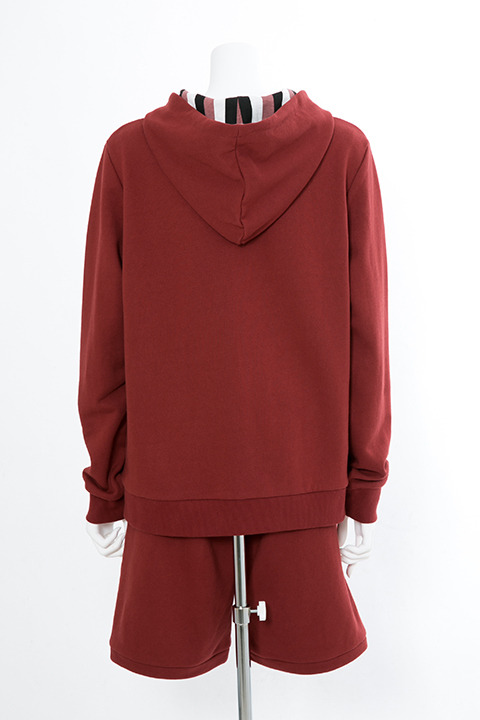 『血界戦線 & BEYOND』コラボレーション ルームウェア 10,800円（税別）クラウス・V・ラインヘルツモデル(C)2017 内藤泰弘／集英社・血界戦線 & BEYOND製作委員会