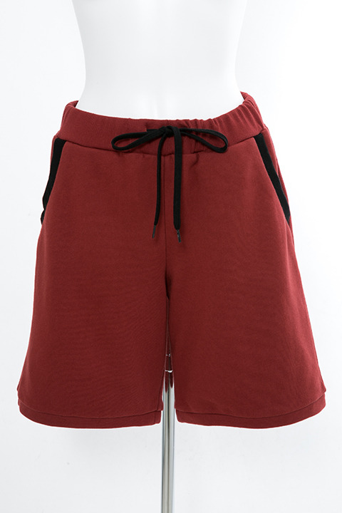 『血界戦線 & BEYOND』コラボレーション ルームウェア 10,800円（税別）クラウス・V・ラインヘルツモデル(C)2017 内藤泰弘／集英社・血界戦線 & BEYOND製作委員会