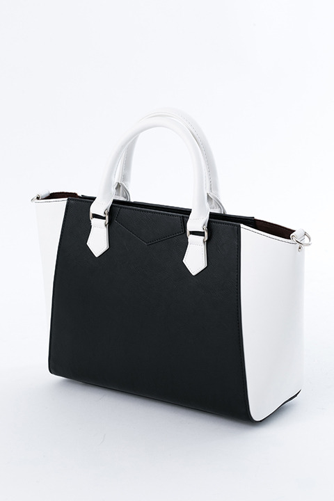 『血界戦線 & BEYOND』コラボレーション バッグ 12,800円（税別）ザップ・レンフロモデル(C)2017 内藤泰弘／集英社・血界戦線 & BEYOND製作委員会