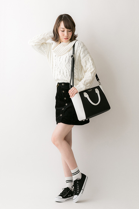 『血界戦線 & BEYOND』コラボレーション バッグ 12,800円（税別）ザップ・レンフロモデル(C)2017 内藤泰弘／集英社・血界戦線 & BEYOND製作委員会