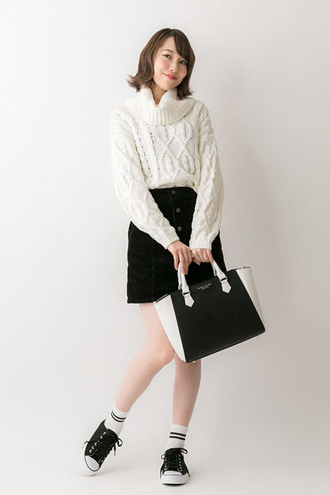 『血界戦線 & BEYOND』コラボレーション バッグ 12,800円（税別）ザップ・レンフロモデル(C)2017 内藤泰弘／集英社・血界戦線 & BEYOND製作委員会