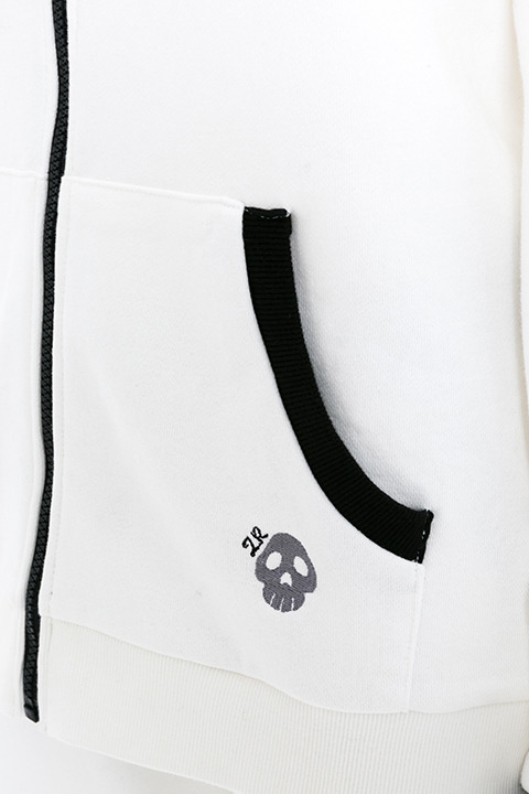 『血界戦線 & BEYOND』コラボレーション ルームウェア 10,800円（税別）ザップ・レンフロモデル(C)2017 内藤泰弘／集英社・血界戦線 & BEYOND製作委員会