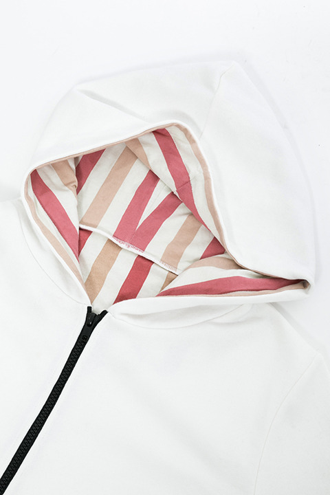 『血界戦線 & BEYOND』コラボレーション ルームウェア 10,800円（税別）ザップ・レンフロモデル(C)2017 内藤泰弘／集英社・血界戦線 & BEYOND製作委員会