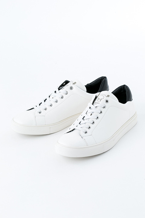 『血界戦線 & BEYOND』コラボレーション スニーカー 10,800円（税別）ザップ・レンフロモデル(C)2017 内藤泰弘／集英社・血界戦線 & BEYOND製作委員会