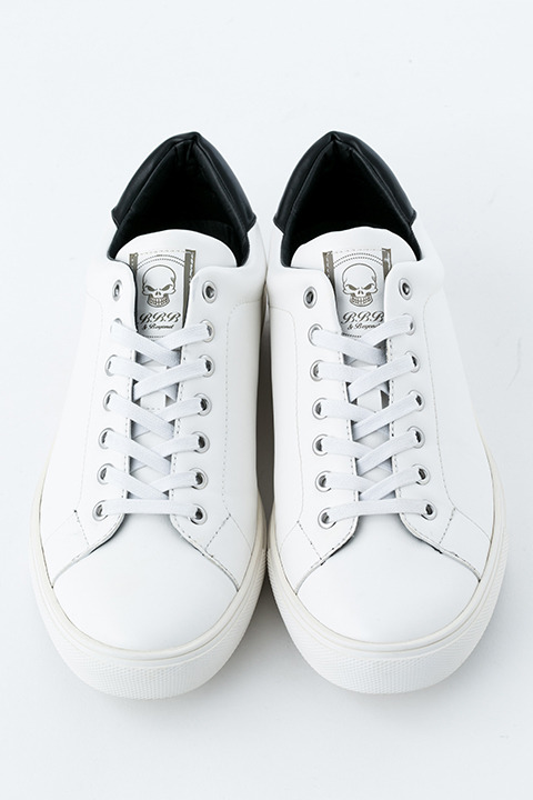 『血界戦線 & BEYOND』コラボレーション スニーカー 10,800円（税別）ザップ・レンフロモデル(C)2017 内藤泰弘／集英社・血界戦線 & BEYOND製作委員会