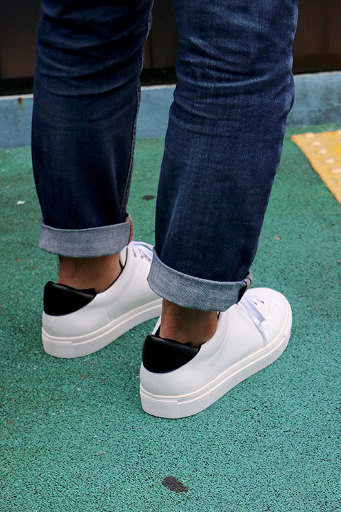 『血界戦線 & BEYOND』コラボレーション スニーカー 10,800円（税別）ザップ・レンフロモデル(C)2017 内藤泰弘／集英社・血界戦線 & BEYOND製作委員会