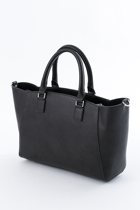 『血界戦線 & BEYOND』コラボレーション バッグ 12,800円（税別）スティーブン・A・スターフェイズモデル(C)2017 内藤泰弘／集英社・血界戦線 & BEYOND製作委員会