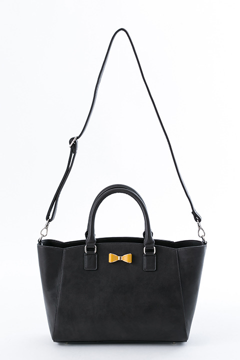 『血界戦線 & BEYOND』コラボレーション バッグ 12,800円（税別）スティーブン・A・スターフェイズモデル(C)2017 内藤泰弘／集英社・血界戦線 & BEYOND製作委員会