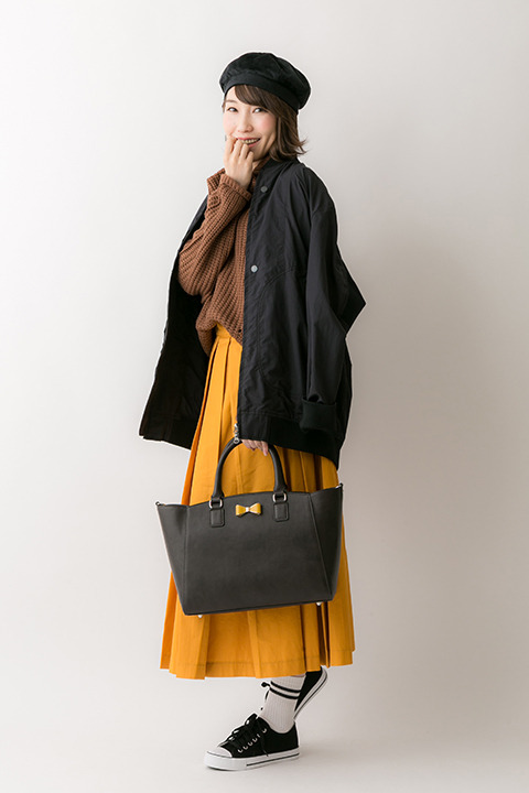 『血界戦線 & BEYOND』コラボレーション バッグ 12,800円（税別）スティーブン・A・スターフェイズモデル(C)2017 内藤泰弘／集英社・血界戦線 & BEYOND製作委員会