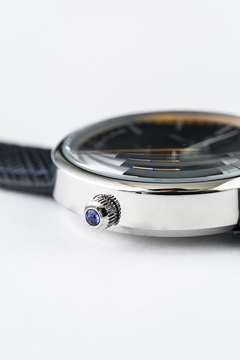 『血界戦線 & BEYOND』コラボレーション 腕時計 12,800円（税別）スティーブン・A・スターフェイズモデル(C)2017 内藤泰弘／集英社・血界戦線 & BEYOND製作委員会