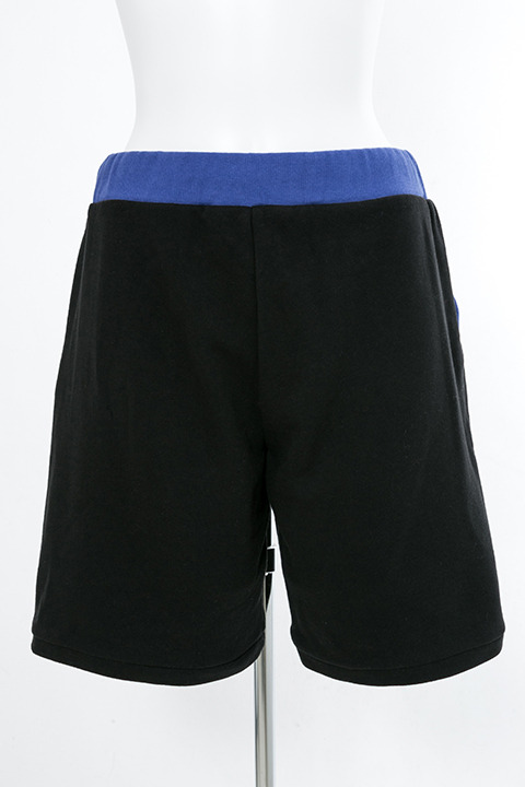 『血界戦線 & BEYOND』コラボレーション ルームウェア 10,800円（税別）スティーブン・A・スターフェイズモデル(C)2017 内藤泰弘／集英社・血界戦線 & BEYOND製作委員会