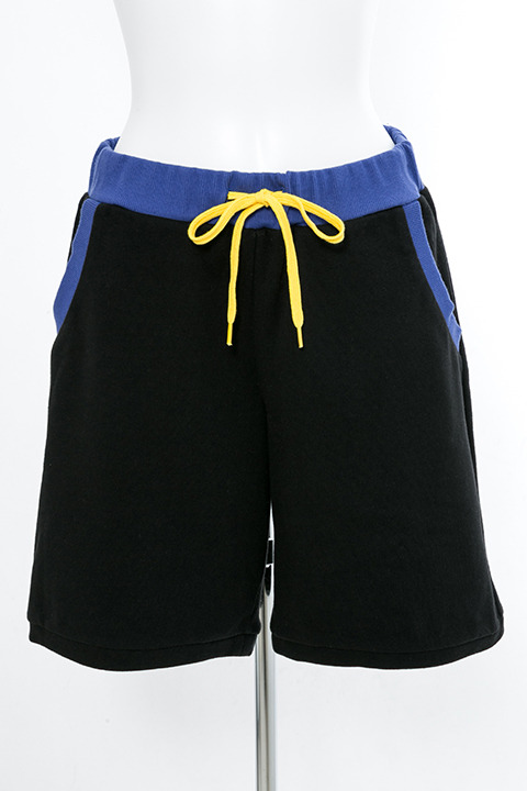 『血界戦線 & BEYOND』コラボレーション ルームウェア 10,800円（税別）スティーブン・A・スターフェイズモデル(C)2017 内藤泰弘／集英社・血界戦線 & BEYOND製作委員会