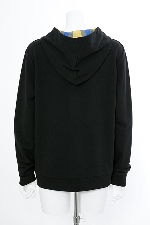 『血界戦線 & BEYOND』コラボレーション ルームウェア 10,800円（税別）スティーブン・A・スターフェイズモデル(C)2017 内藤泰弘／集英社・血界戦線 & BEYOND製作委員会