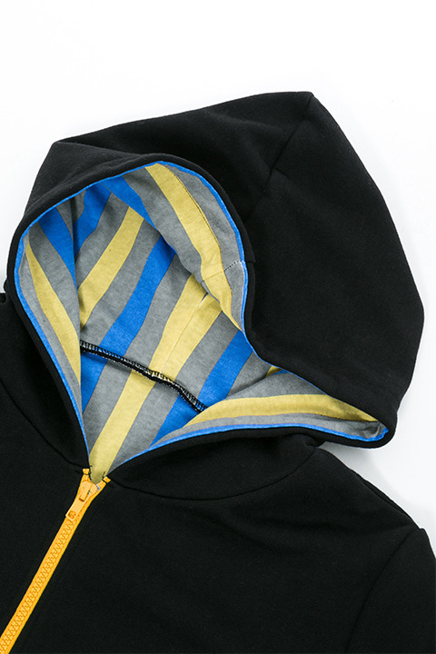 『血界戦線 & BEYOND』コラボレーション ルームウェア 10,800円（税別）スティーブン・A・スターフェイズモデル(C)2017 内藤泰弘／集英社・血界戦線 & BEYOND製作委員会