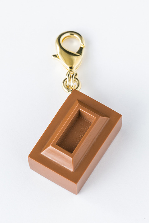 『刀剣乱舞-ONLINE-』コラボレーション　チャームセット（こんのすけ ストロベリーチョコ モデル）9,800円（税別）(C)2015-2018 DMM GAMES/Nitroplus