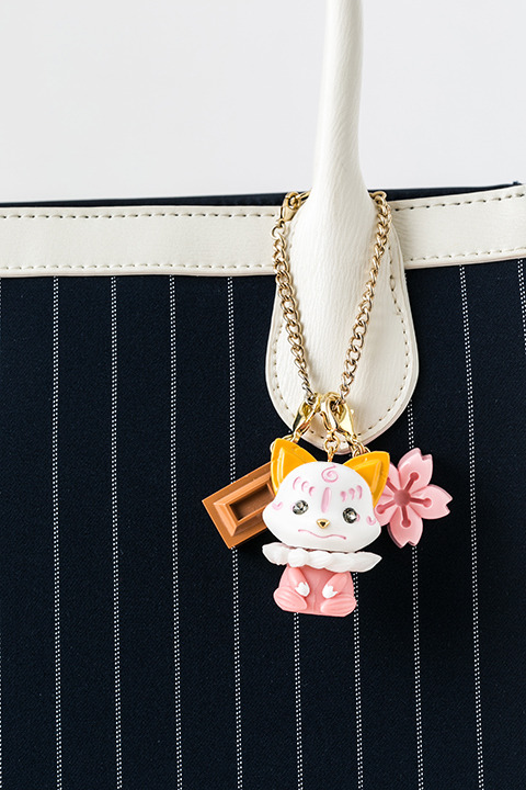 『刀剣乱舞-ONLINE-』コラボレーション　チャームセット（こんのすけ ストロベリーチョコ モデル）9,800円（税別）(C)2015-2018 DMM GAMES/Nitroplus