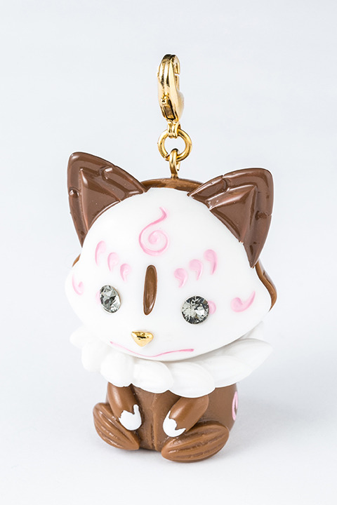 『刀剣乱舞-ONLINE-』コラボレーション　チャームセット（こんのすけ ミルクチョコ モデル）9,800円（税別）(C)2015-2018 DMM GAMES/Nitroplus