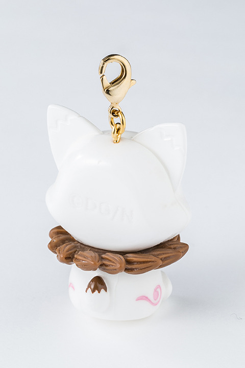 『刀剣乱舞-ONLINE-』コラボレーション　チャームセット（こんのすけ ホワイトチョコ モデル）9,800円（税別）(C)2015-2018 DMM GAMES/Nitroplus